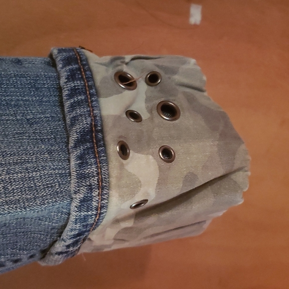 F.L. Jeans capris - Picture 4 of 5